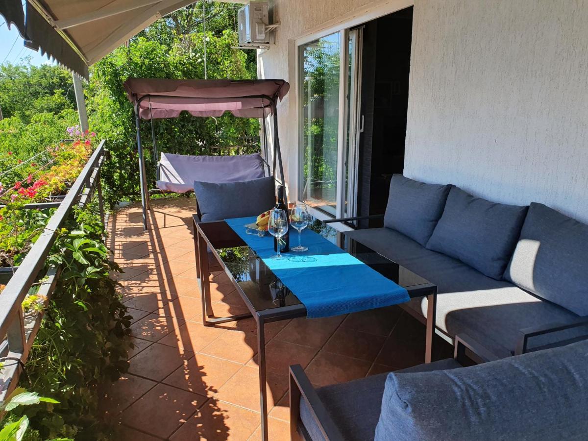 New Comfortable App Dora Crikvenica Exterior foto